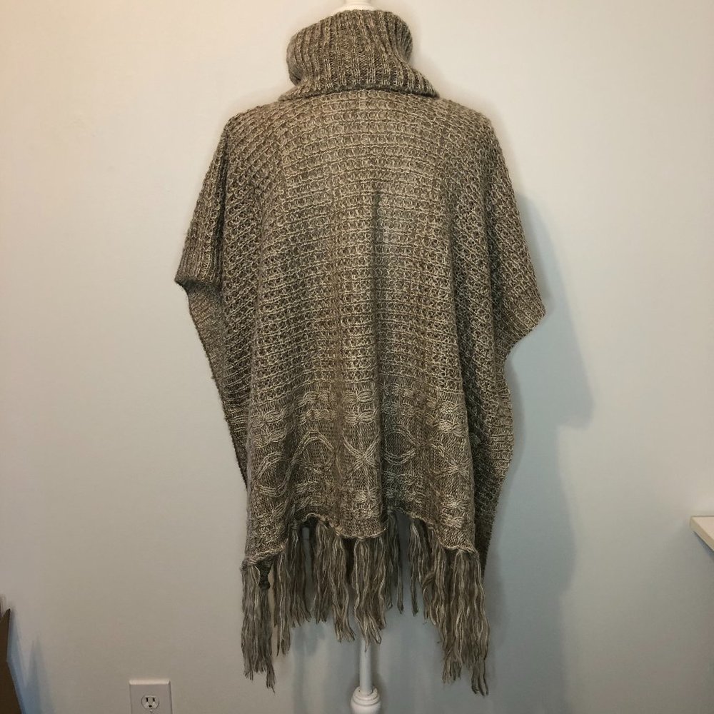 Azz Trading Inc Poncho View 2